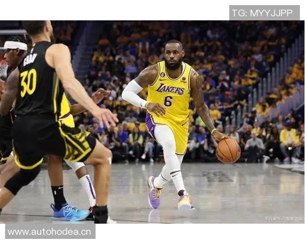 湖人对掘金精彩回放分析赛季关键时刻与球员表现全景解读